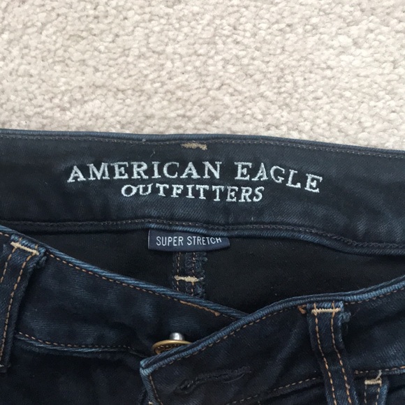 Size 8 American eagle dark blue jeans - Picture 2 of 3